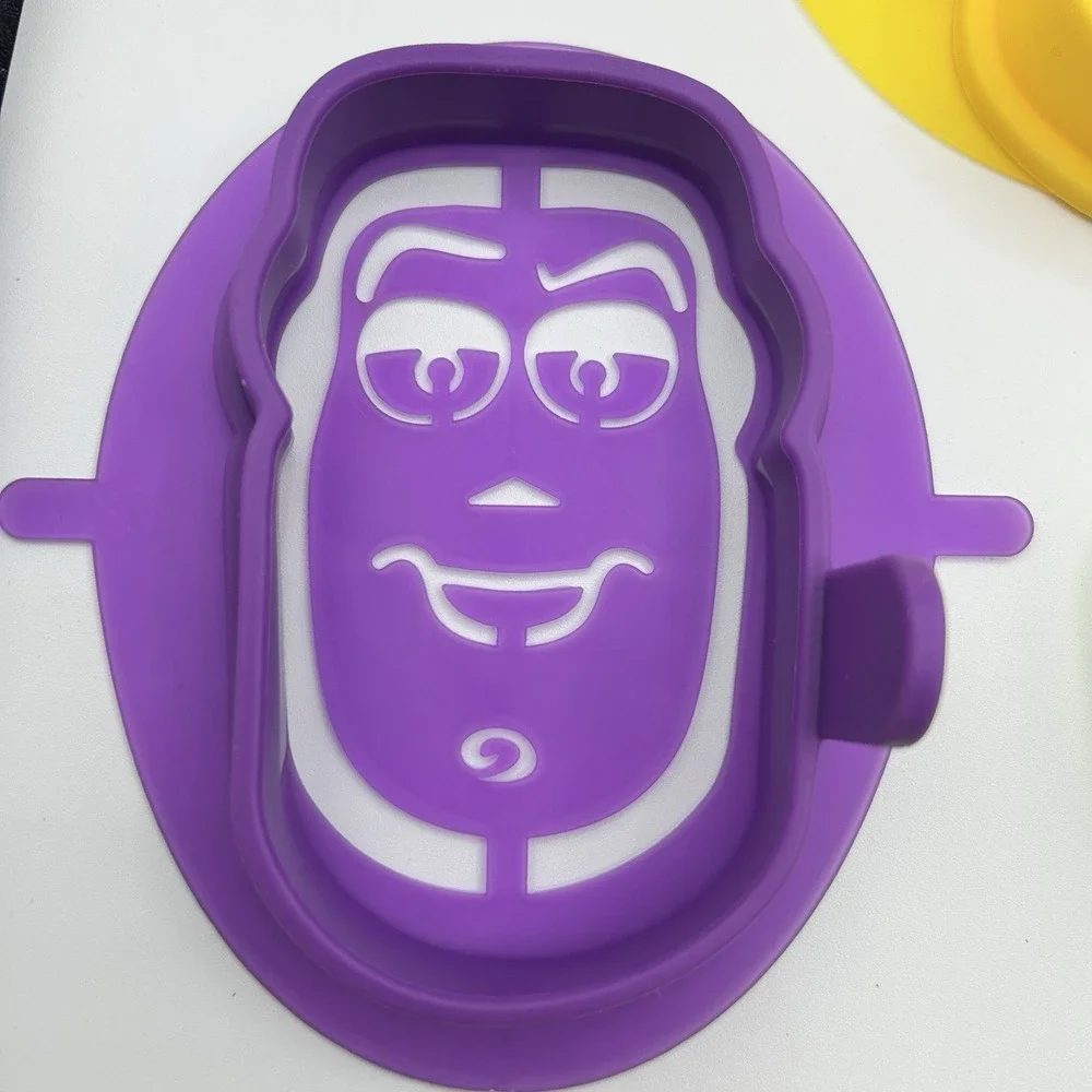 Pampered Chef Toy Story Pancake Mold And Stencils With Flipper Hamm
